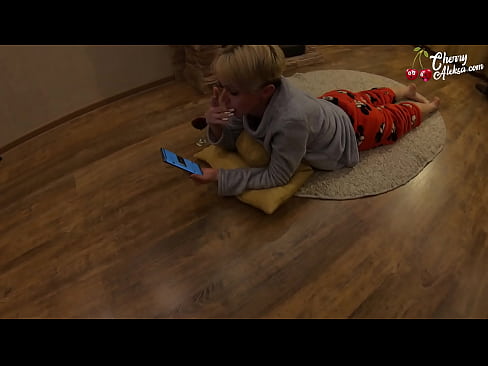 ❤️ Gekke blonde sûgje Enorme lul dy't derop sûgje en stuiterje - Anale seks ️❌ Porno by wy ❌️❤